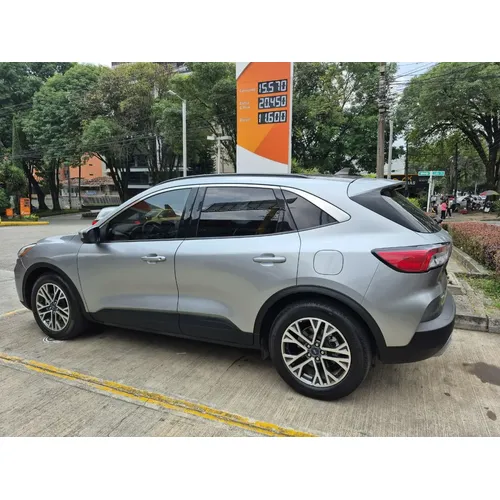 Ford Escape 2022 Plateado Medellín