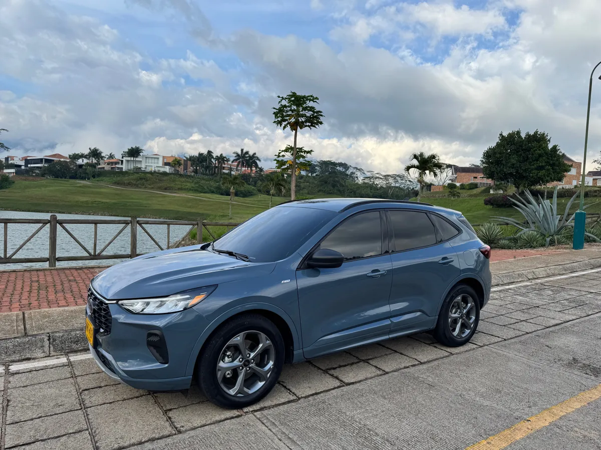 Ford Escape 2023 Gris Floridablanca