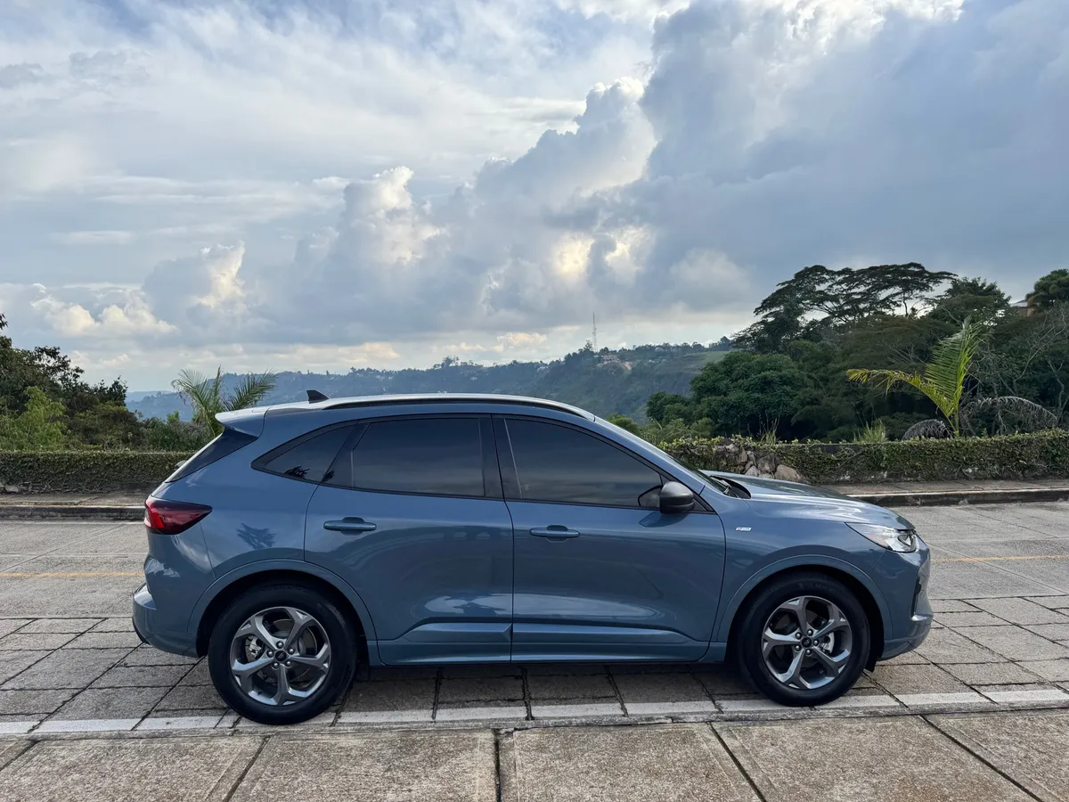 Ford Escape 2023 Gris Floridablanca