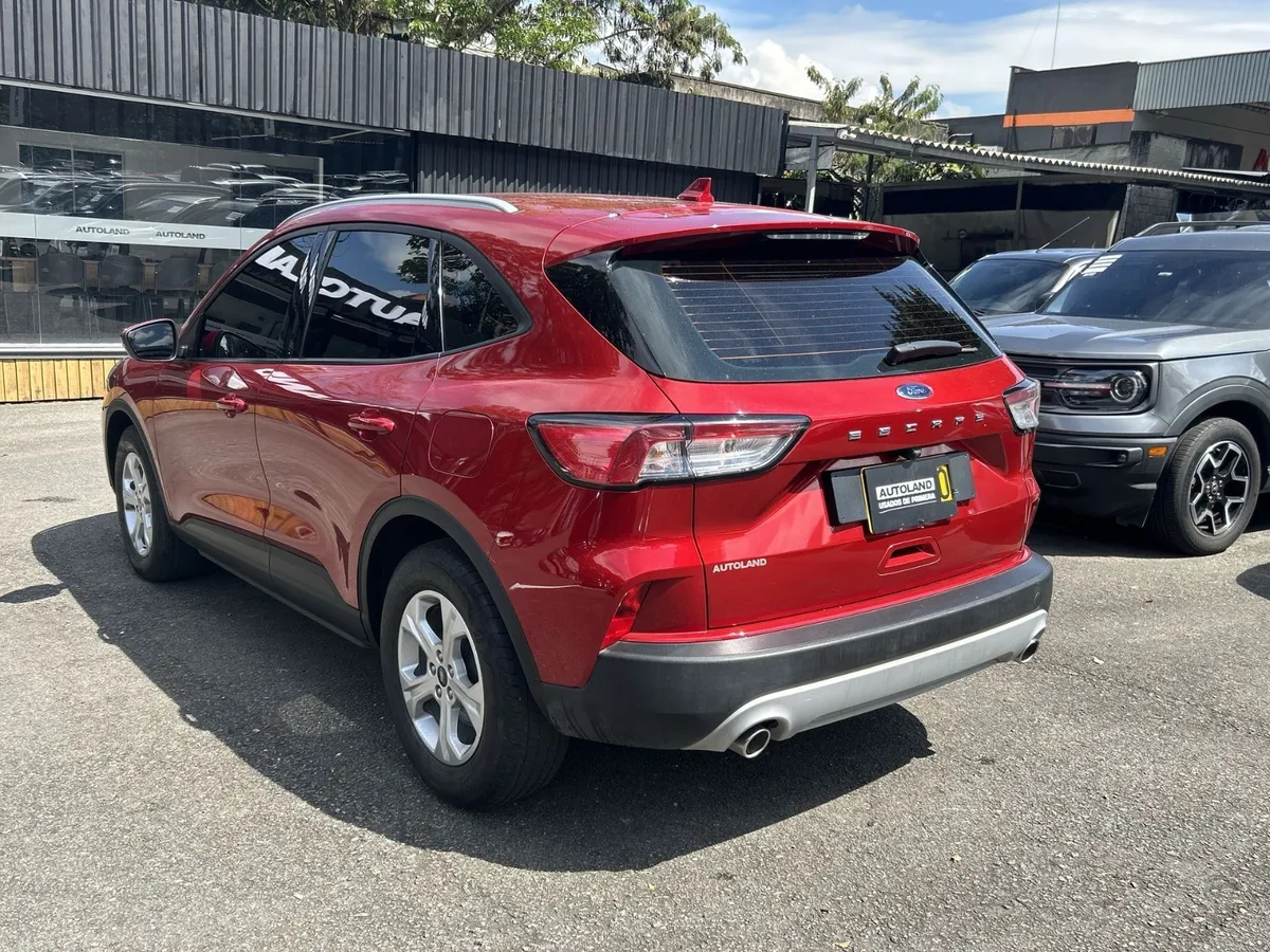Ford Escape 2023 Rojo Medellín
