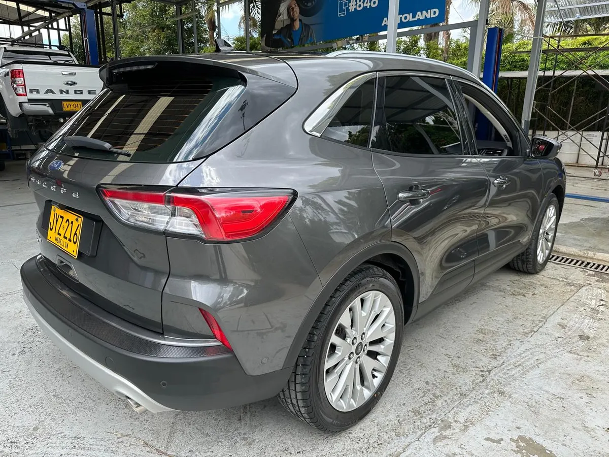 Ford Escape 2021 Gris Medellín