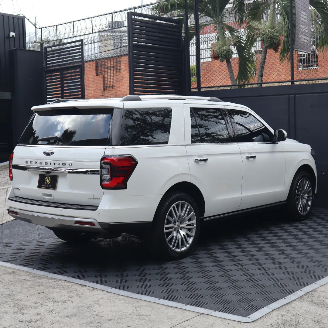 Ford Expedition 2022 Blanco Floridablanca