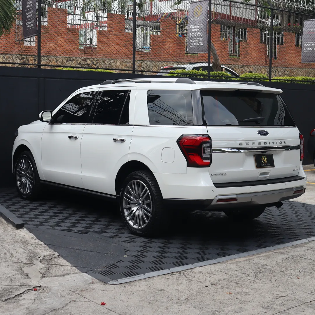 Ford Expedition 2022 Blanco Floridablanca