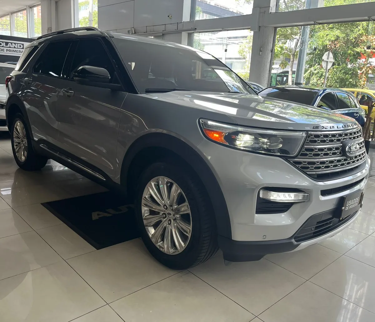 Ford Explorer Limited 2023 Gris Medellín