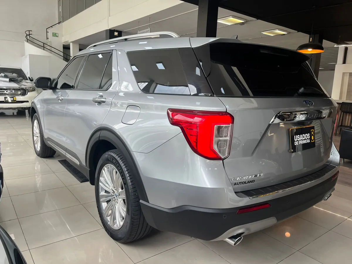 Ford Explorer Limited 2023 Gris Medellín