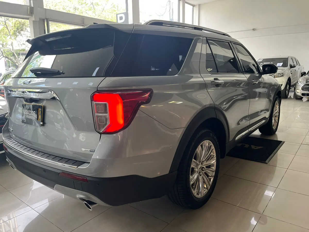 Ford Explorer Limited 2023 Gris Medellín