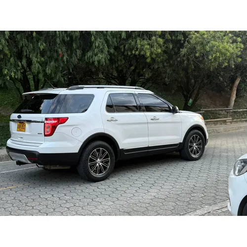 Ford Explorer 2015 Blanco Itagüí