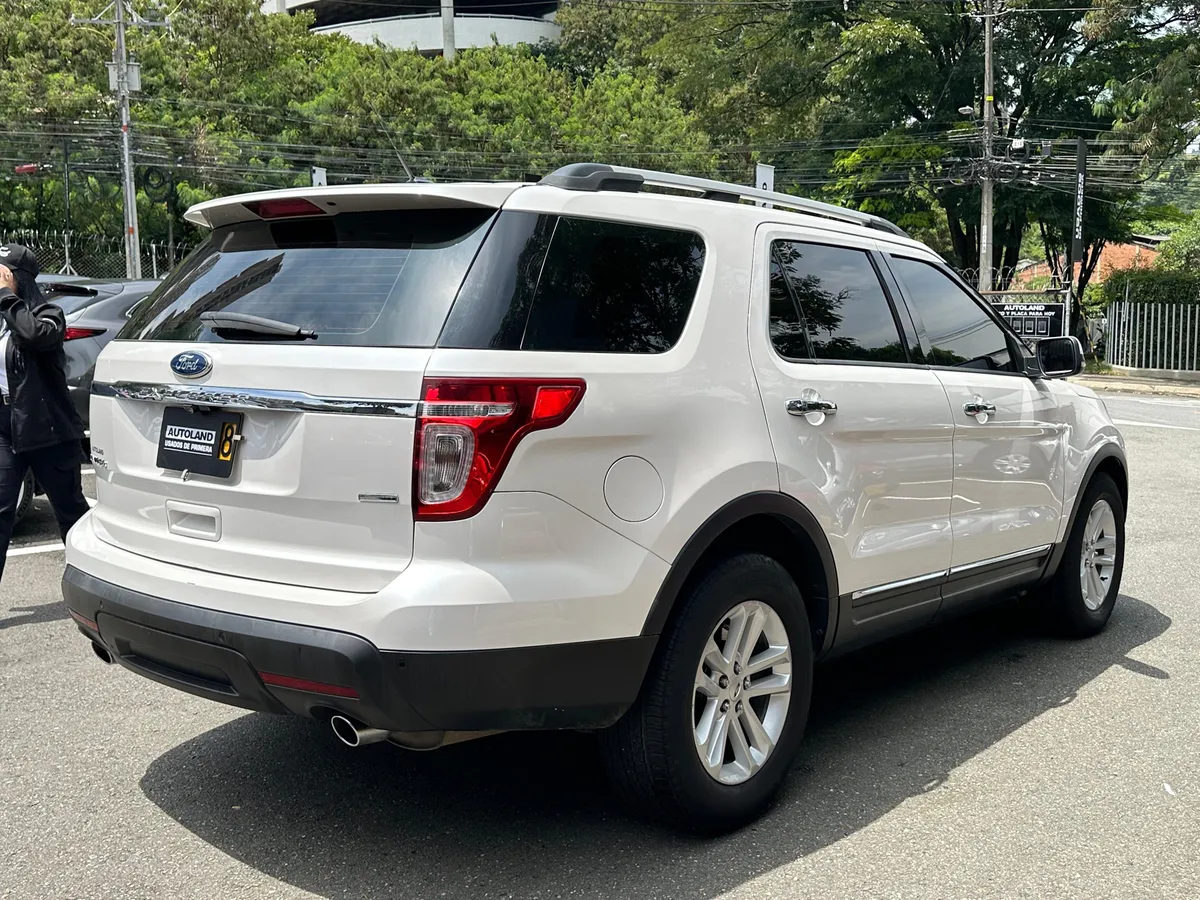 Ford Explorer Limited 2015 Blanco Medellín