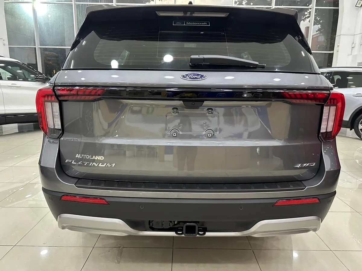 Ford Explorer Platinum 2025 Gris Bogotá