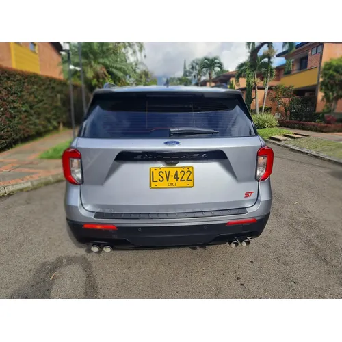 Ford Explorer 2022 Gris Envigado