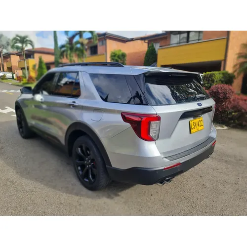 Ford Explorer 2022 Gris Envigado