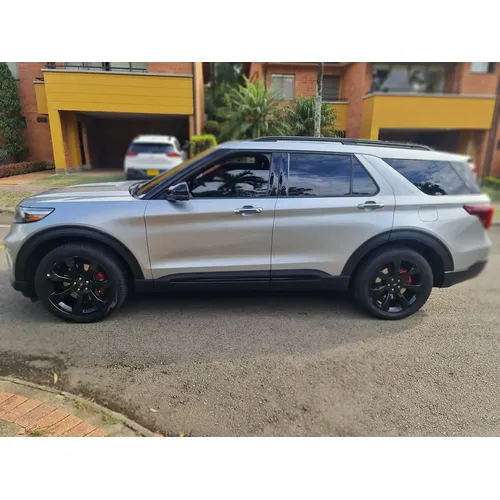Ford Explorer 2022 Gris Envigado