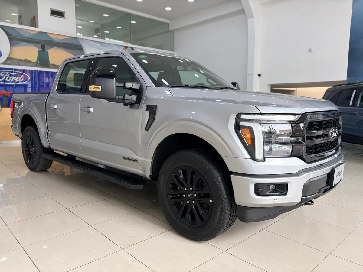 Ford F-150 2025 Plateado Bogotá