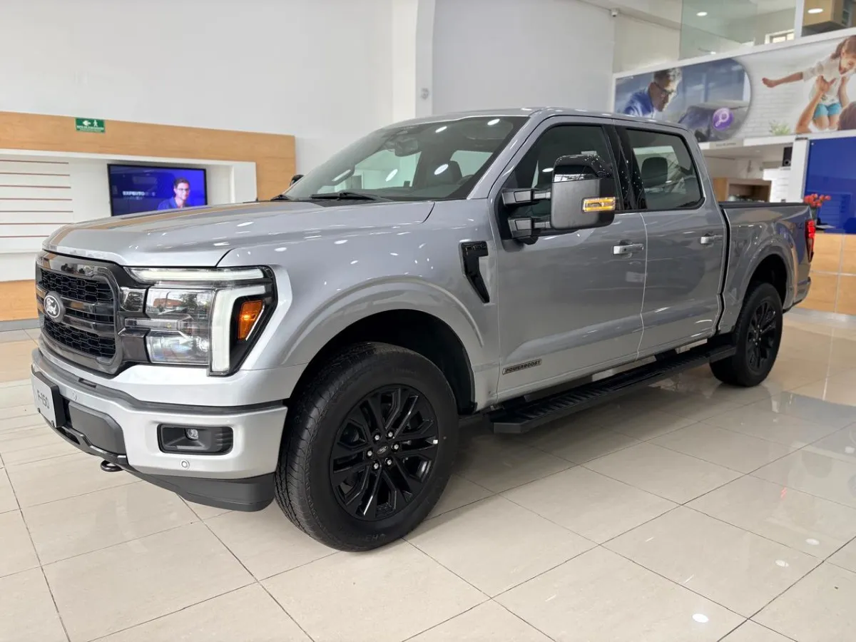 Ford F-150 2025 Plateado Bogotá