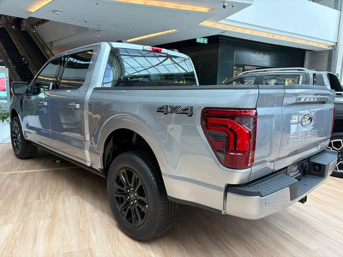 Ford F-150 Platinum 2025 Plateado Medellín