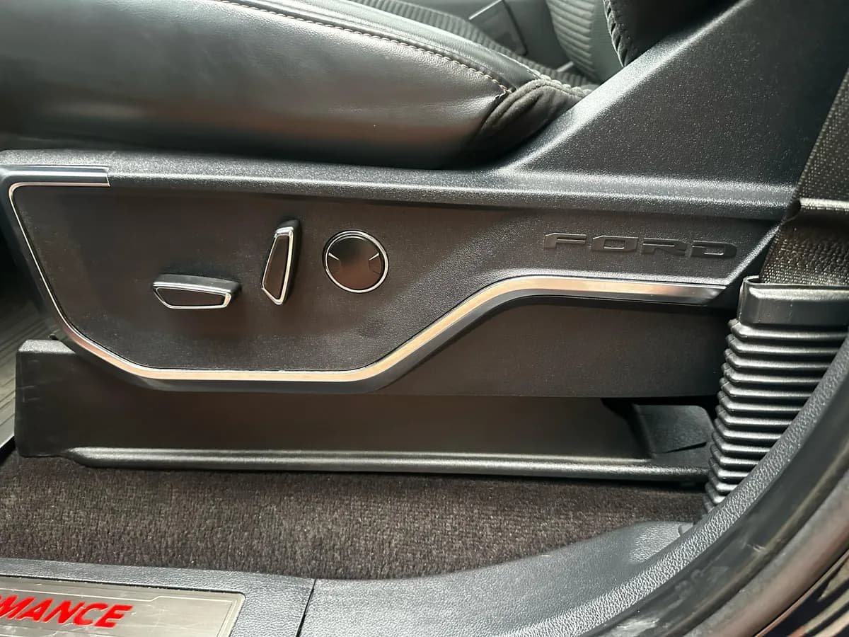 Ford F-150 Raptor 2022 Negra