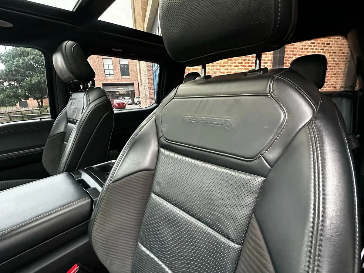 Ford F-150 Raptor 2022 Negra