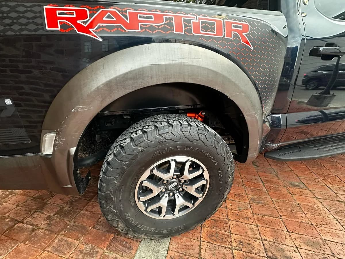 Ford F-150 Raptor 2022 Negra