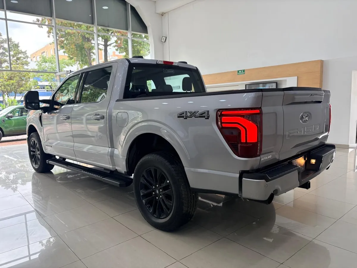 Ford F-150 2025 Plateado Bogotá