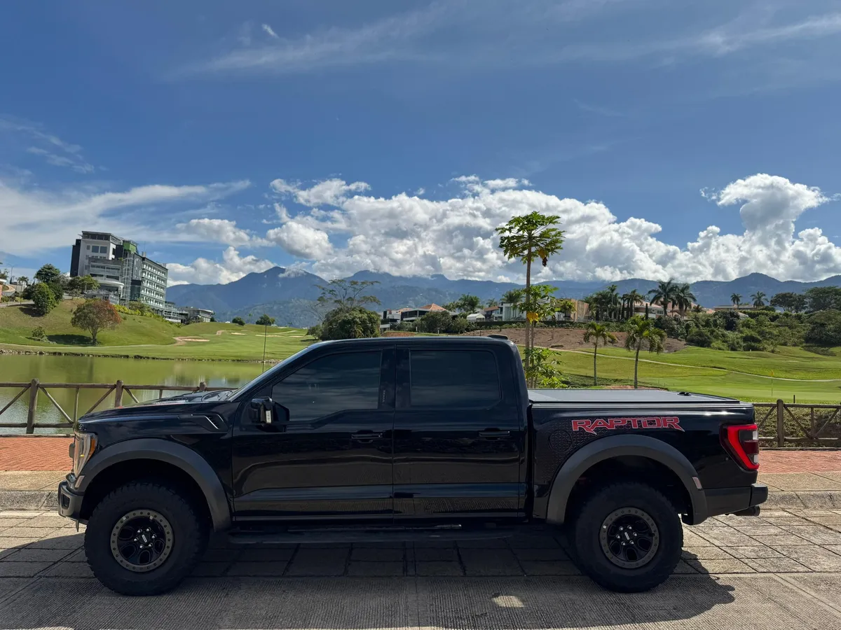 Ford F-150 2023 Negro Floridablanca