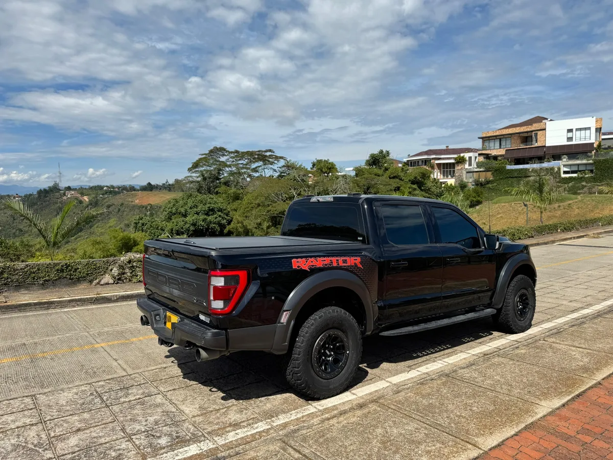 Ford F-150 2023 Negro Floridablanca