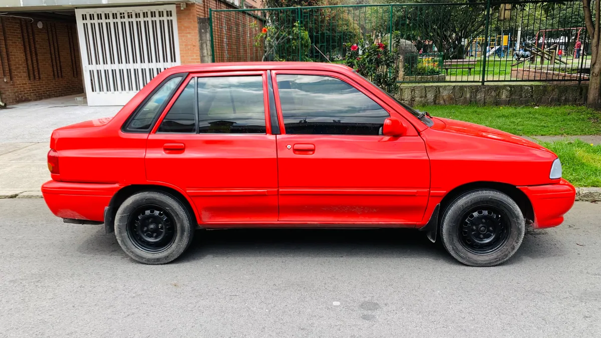 Ford Festiva 2000 Rojo Bogotá
