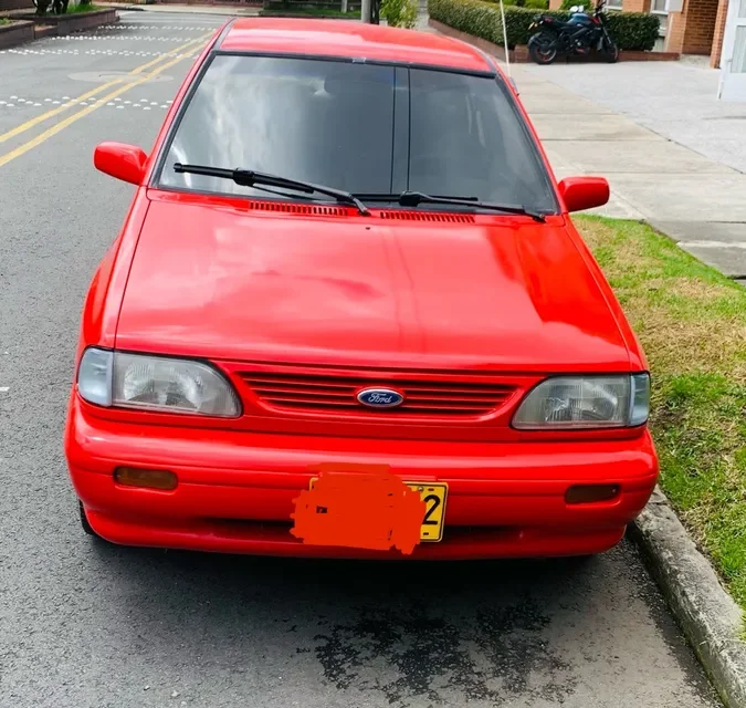 Ford Festiva 1.3 Casual 2000 rojo4