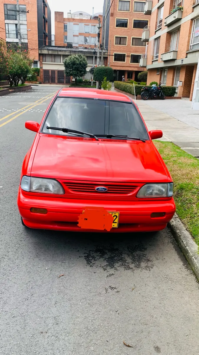 Ford Festiva 2000 Rojo Bogotá