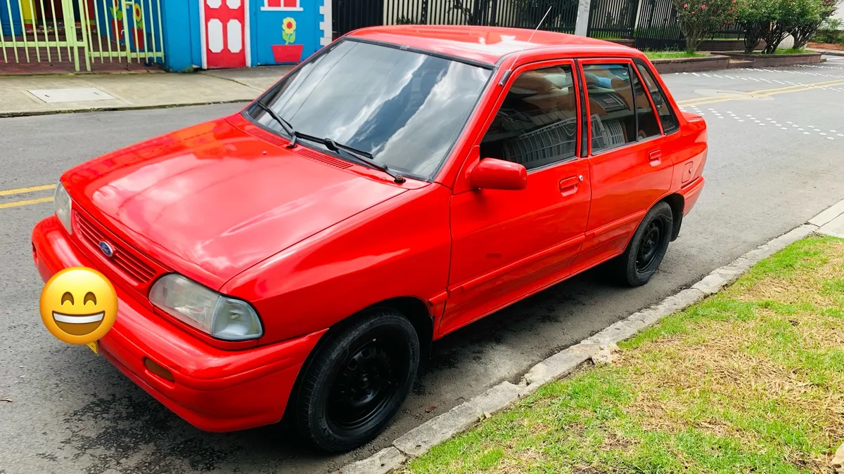 Ford Festiva 2000 Rojo Bogotá