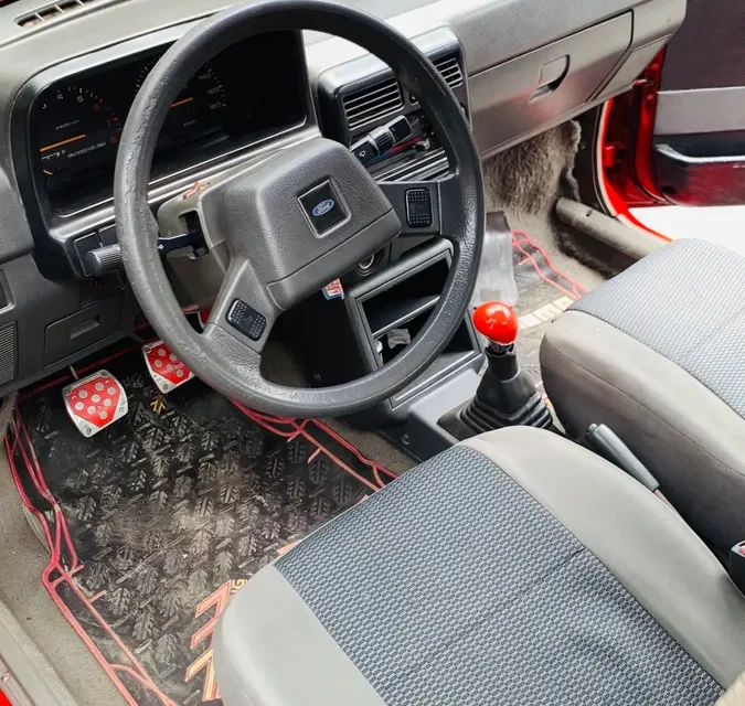Ford Festiva 1.3 Casual 2000 rojo8