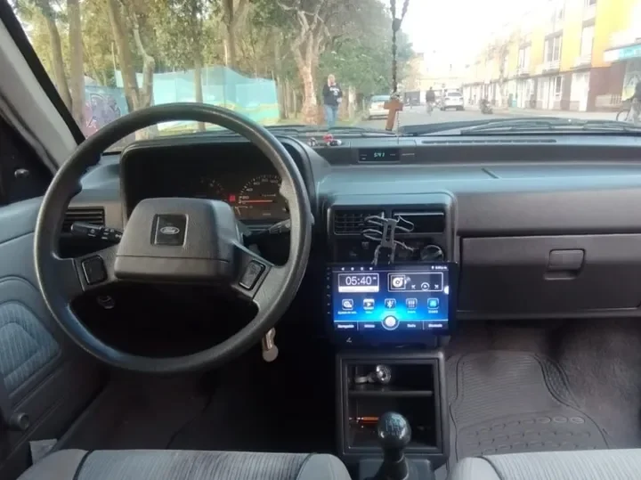 Ford Festiva 1.3 Casual 5p rojo5