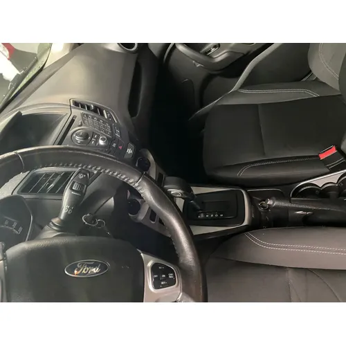 Ford Fiesta SE 2015 Gris Bogotá