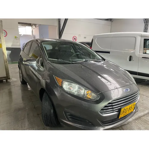 Ford Fiesta SE 2015 Gris Bogotá