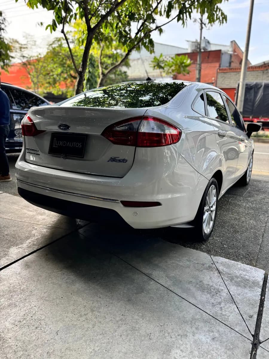 Ford Fiesta 1.6 Sportback Titanium Blanco