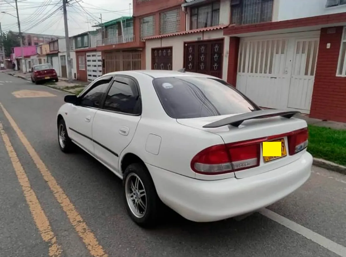 Ford Laser 1999 Blanco Bogotá