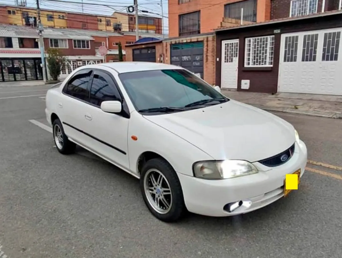 Ford Laser 1999 Blanco Bogotá