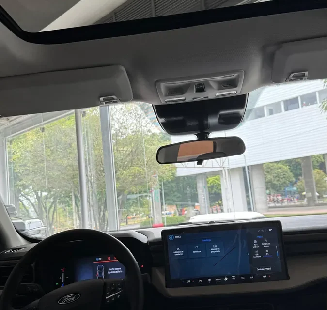 Ford Maverick Lariat Gris 2025 Híbrida3