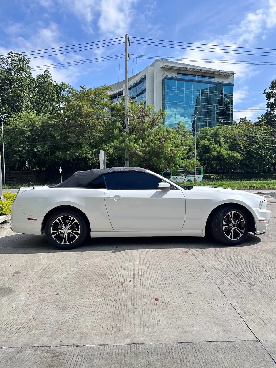Ford Mustang 2014 Blanco Bucaramanga