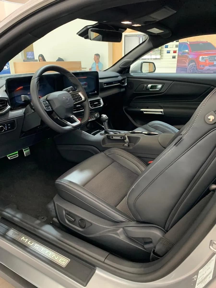 Ford Mustang 5.0 GT Premium 2025 Plata