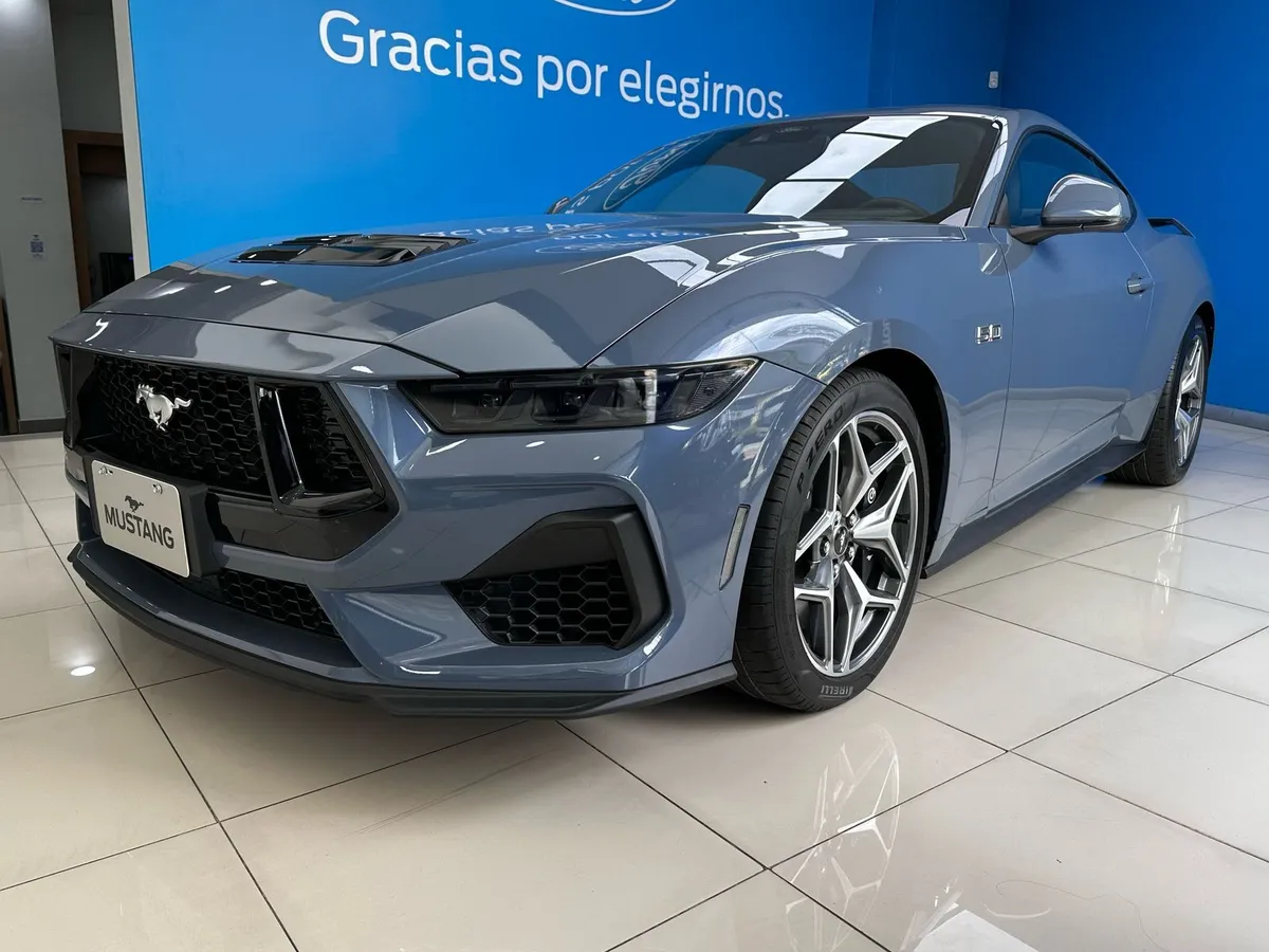 Ford Mustang GT 2025 Azul Medellín