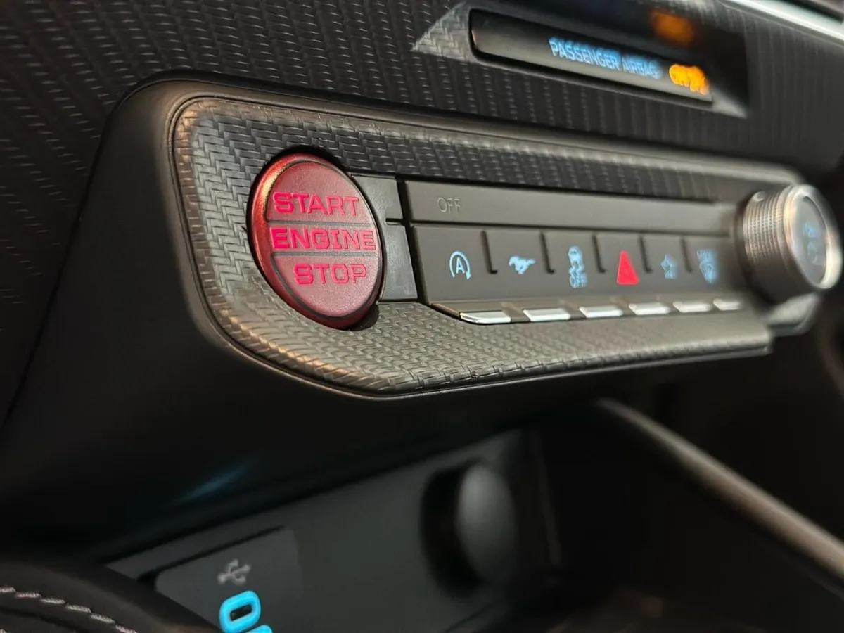 Ford Mustang GT 2025 Gris Bogotá