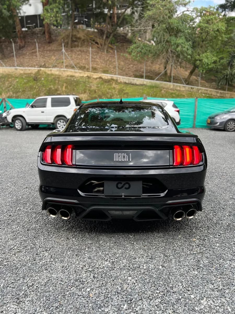Ford Mustang Mach 1 2021 Negro