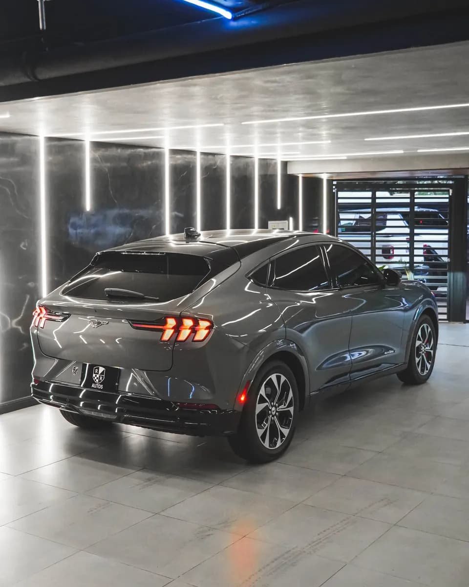 Ford Mustang Mach-E 2021 Gris