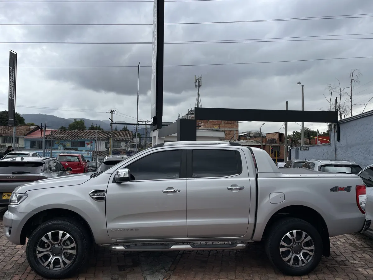Ford Ranger 2023 Plateado Bogotá