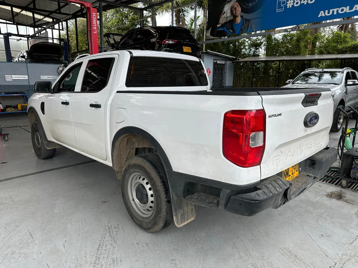 Ford Ranger 2024 Blanco Medellín