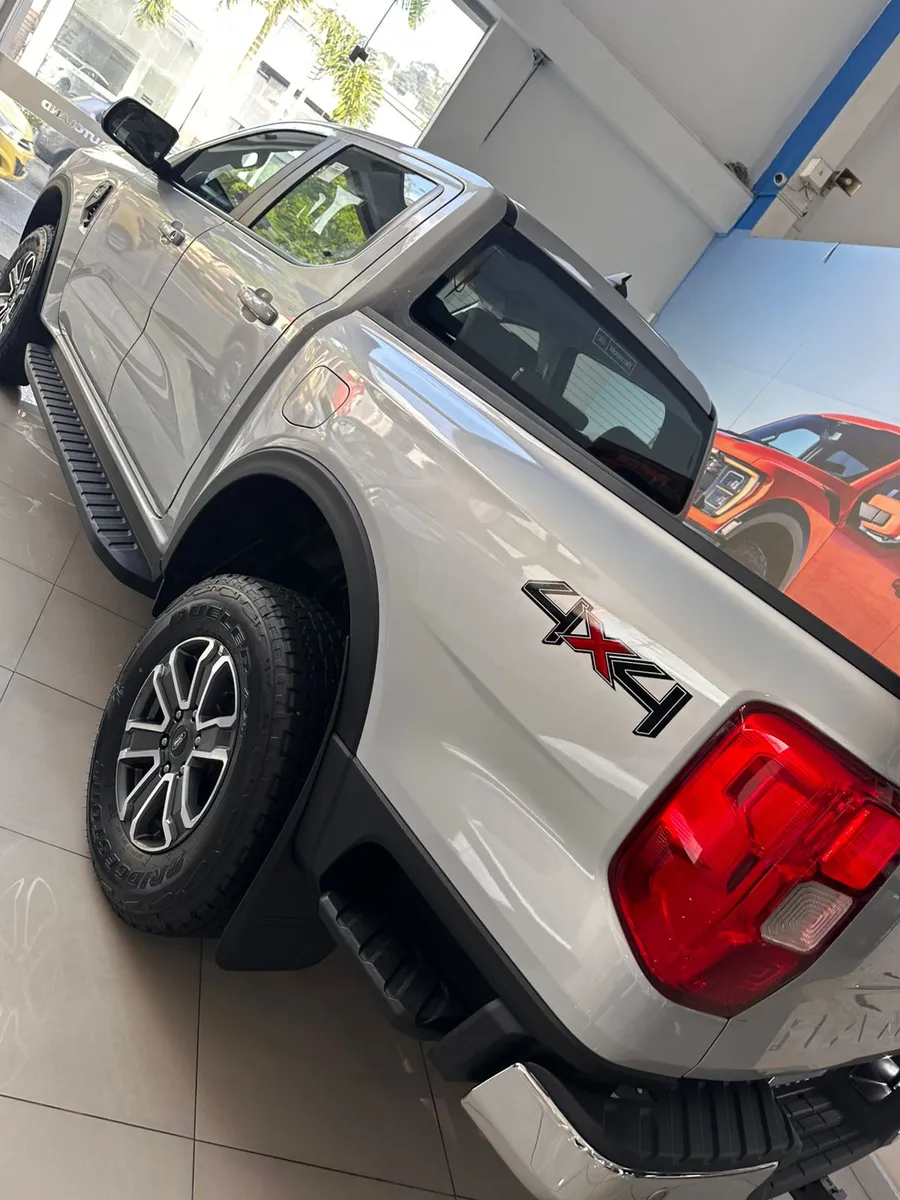 Ford Ranger 2025 Plateado Medellín