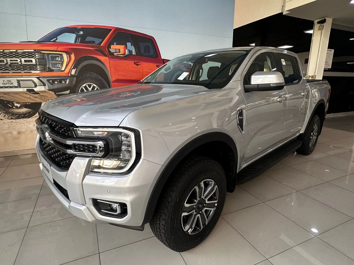 Ford Ranger 2025 Plateado Medellín