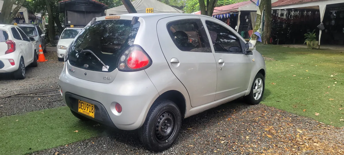 Geely LC 2011 Plateado Cali