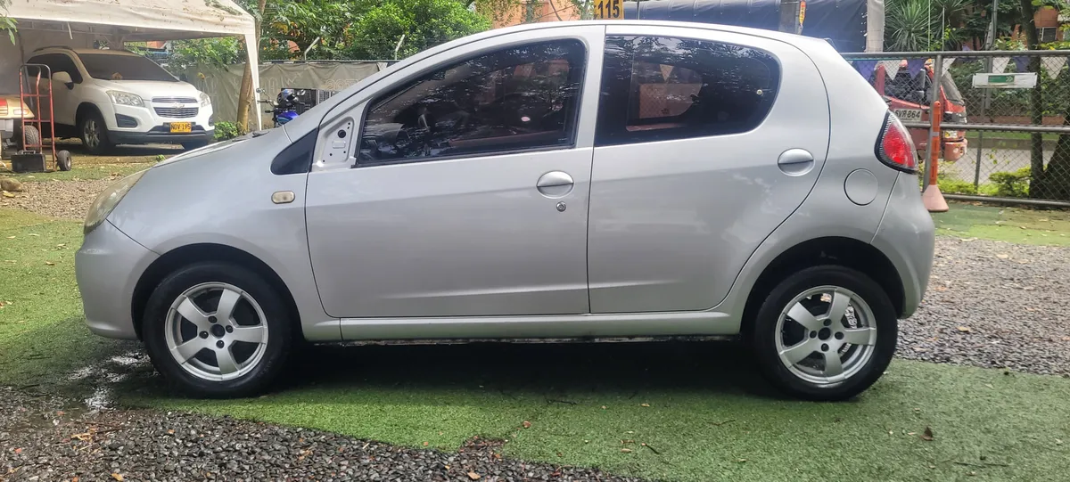 Geely LC 2011 Plateado Cali