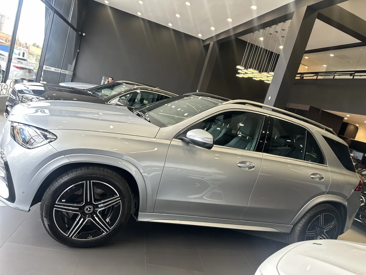 Mercedes-Benz GLE 400e 2026 Plateado Bogotá